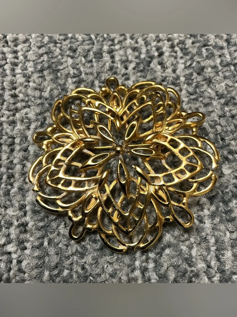 Bundle 3 Gold Tone Brooches Floral Rhinestone BROOKS